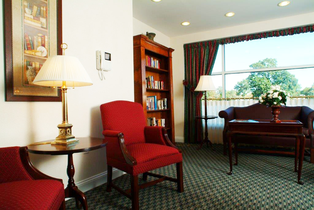 Chestnut Hollow │ Senior Living Needham